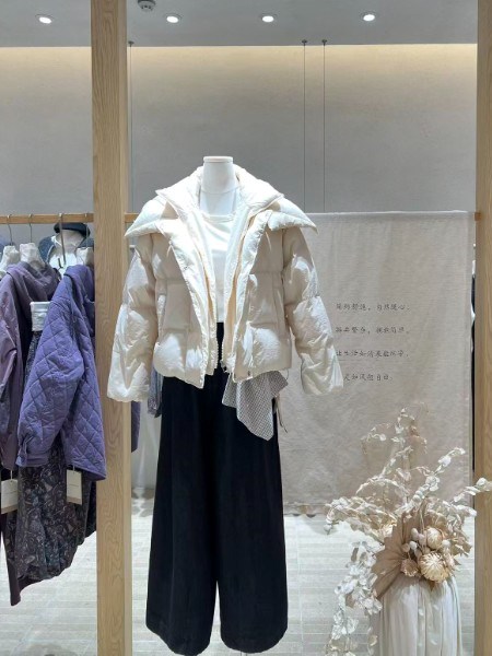 简与媄女装品牌2025冬季系列现已上市