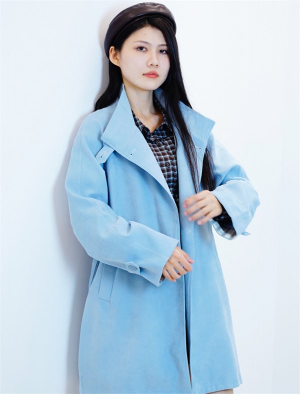 罗曼可女装:多元风格轻吟,邂逅时尚的诗意新境