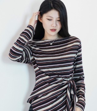 罗曼可女装：多元风格轻吟，邂逅时尚的诗意新境