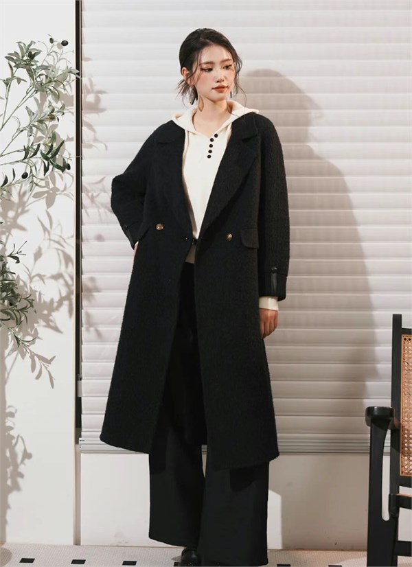 薇薇希VIVIS|以一件大衣,封存冬日的永恒高级感