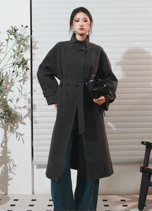 薇薇希VIVIS|以一件大衣,封存冬日的永恒高级感