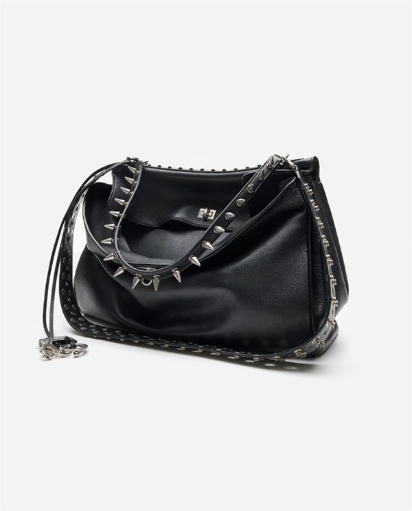 BALENCIAGA春季26系列:十年精粹,重塑时尚衣橱新范式