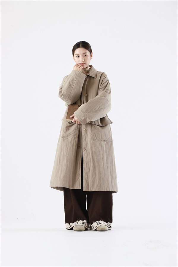 简与媄女装长款大衣:演绎冬日优雅风华