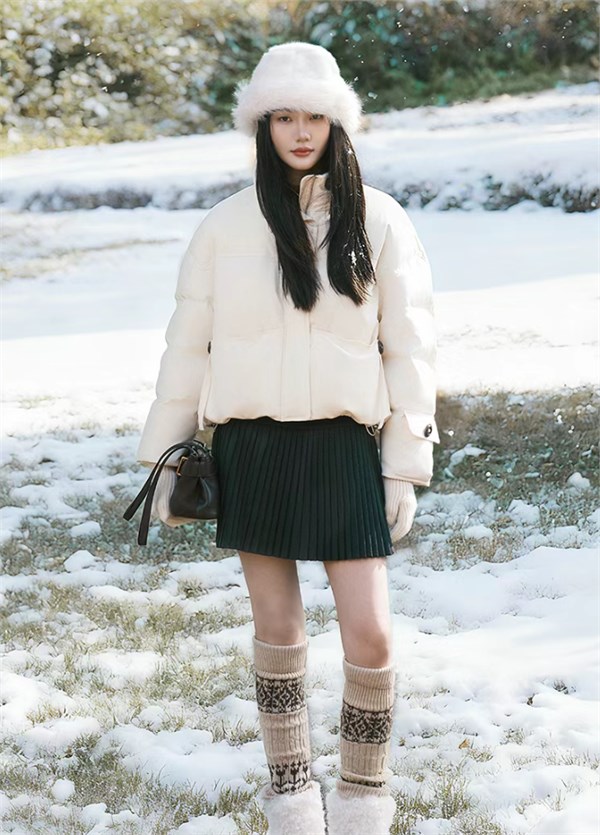 AFZO阿凡卓新国标90绒，轻启一场如诗暖冬