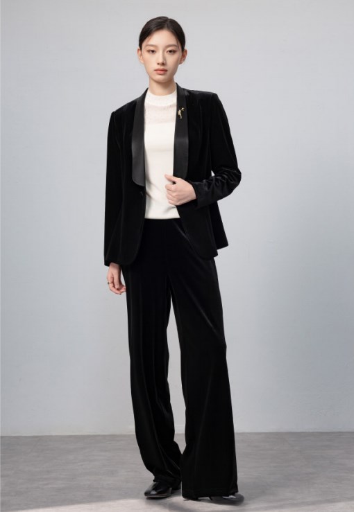 喜西女装品牌2025通勤外套，于职场画卷中绘就优雅诗行