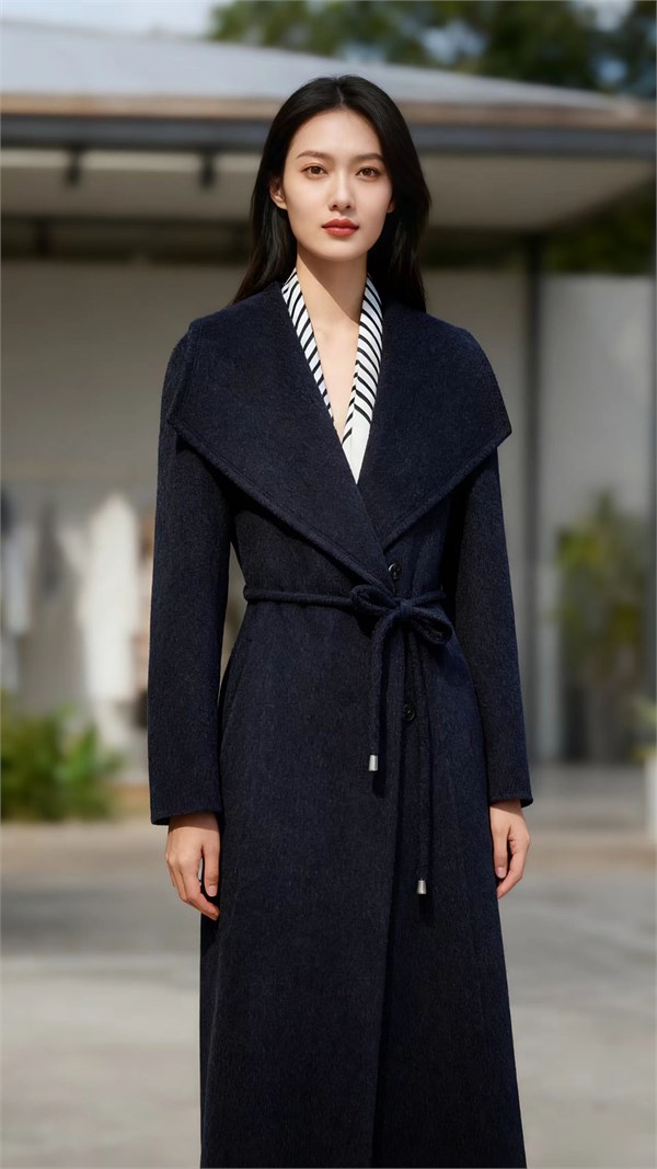 婕依妮2025冬裝盛宴：解鎖時尚與溫暖的雙重密碼