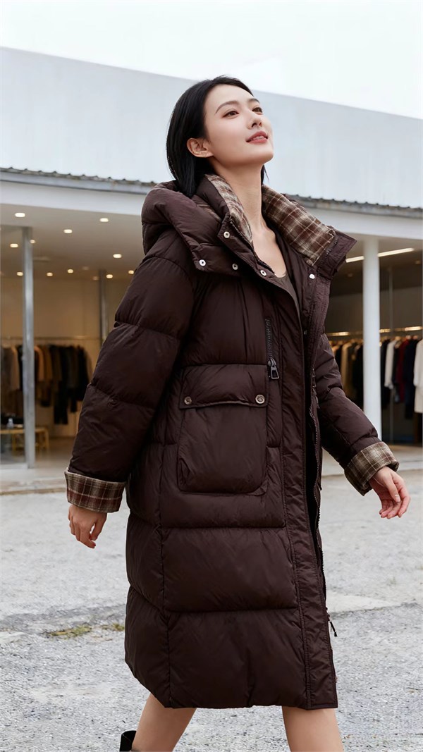 婕依妮女装冬季羽绒上新 ｜寒冬里的时尚暖阳