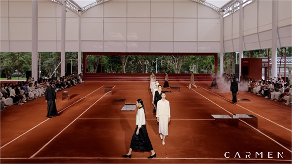 卡蔓CARMEN女装：邂逅都市女性的优雅与自信