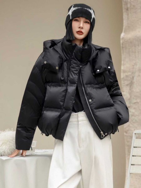 爱依莲2025冬季羽绒服外套新款:开启冬日时尚暖梦之旅