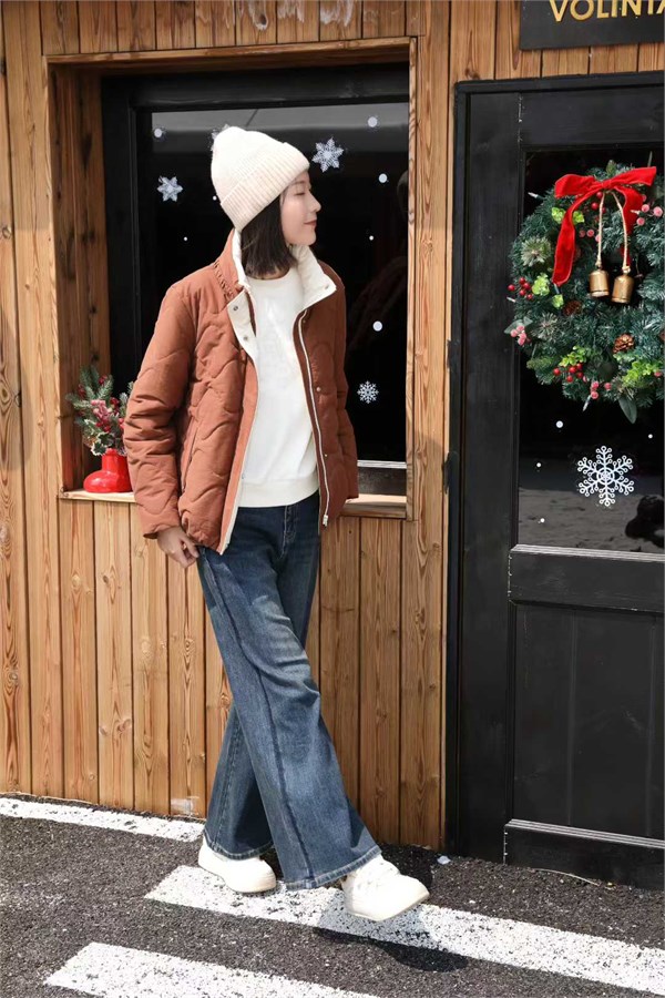 荣子女装品牌2025冬日羽梦华章：羽绒新时尚