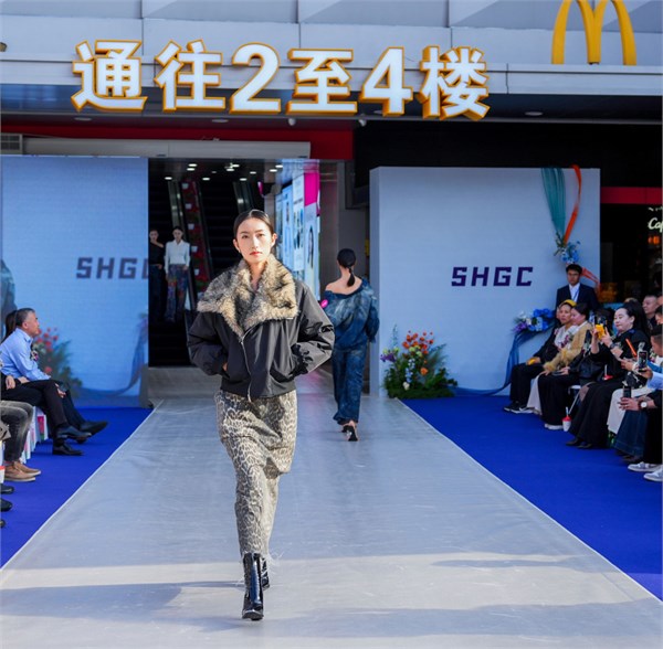 超模冠军空降沙河,掀起时尚新旋风