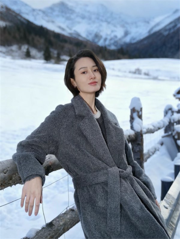 一身绒暖,静候一场雪落——迪赛尼斯2025冬季的温暖邀约