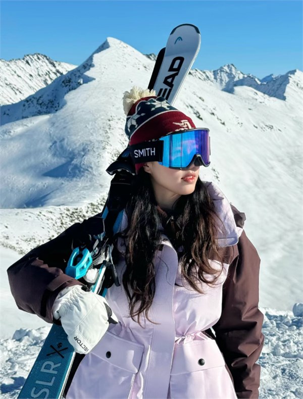 一身绒暖,静候一场雪落——迪赛尼斯2025冬季的温暖邀约