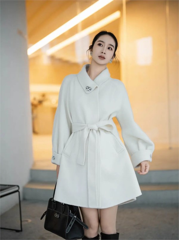 蒂言女装2025冬装,开启温暖时尚之旅