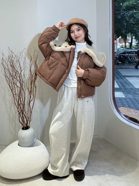 所季(SUO川)2025冬装:于凛冽中绘就时尚暖梦