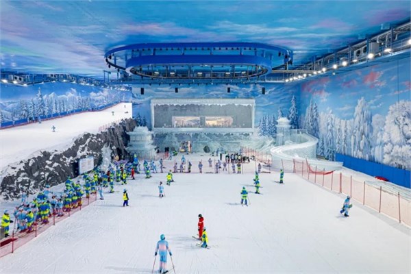 武汉启动跨年消费季组合拳:冰雪经济领衔 多业态联动激活冬日消费