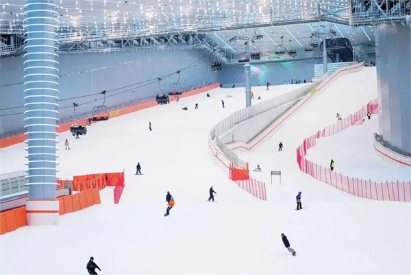 武汉启动跨年消费季组合拳:冰雪经济领衔 多业态联动激活冬日消费