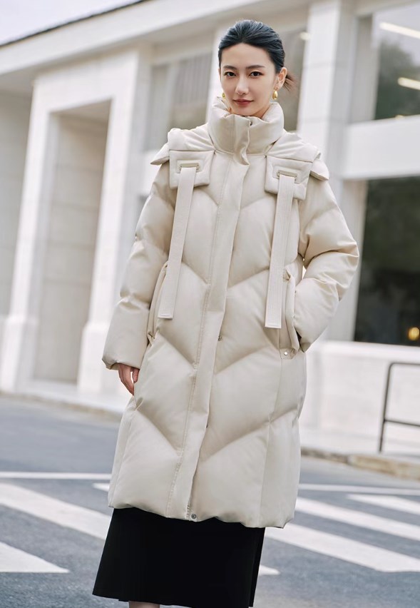 歌蒂詩(GUETES)2025冬季羽絨與毛絨絨系列:以溫暖為名,演繹都市女性的優(yōu)雅冬日