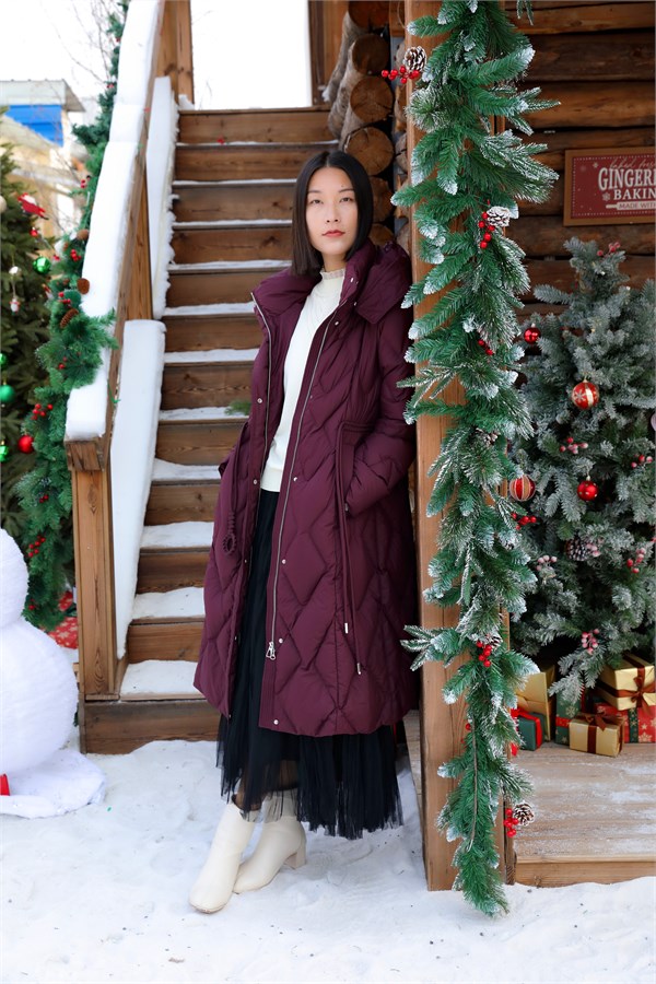 荣子女装2025冬日衣橱：羽绒与羊毛的时尚暖冬之约