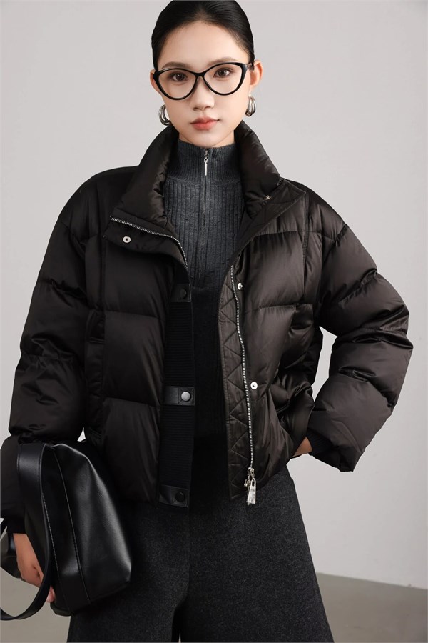 璟逸女装2025冬日绮梦：时尚与温暖的双重密码