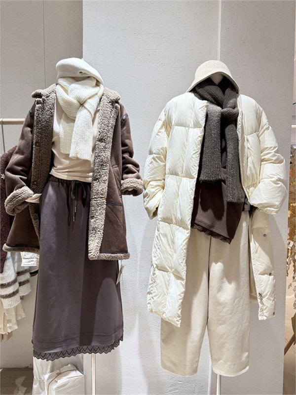 简与媄女装羊羔绒：裹着云朵，走进冬日的温柔梦境