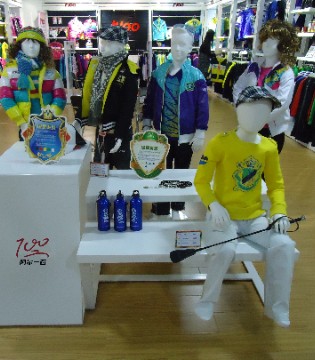 阿尔一百r100品牌“追求完美，超越自我”铸就新标杆