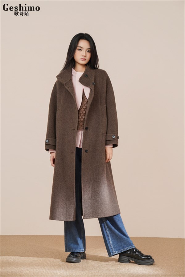 歌诗陌女装冬季新款羊毛大衣：邂逅冬日里的优雅诗篇