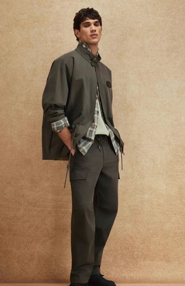 杰克琼斯2025冬季新款外套：暖意与潮流共舞，型男冬日必备