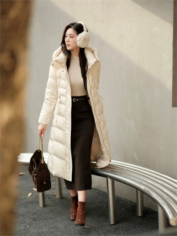 LIME莱茵女装：摩登羽绒