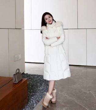 LIME莱茵女装：摩登羽绒