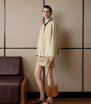 LESS 2026早春新品：以「无束」之名，重构都市女性的诗意栖居