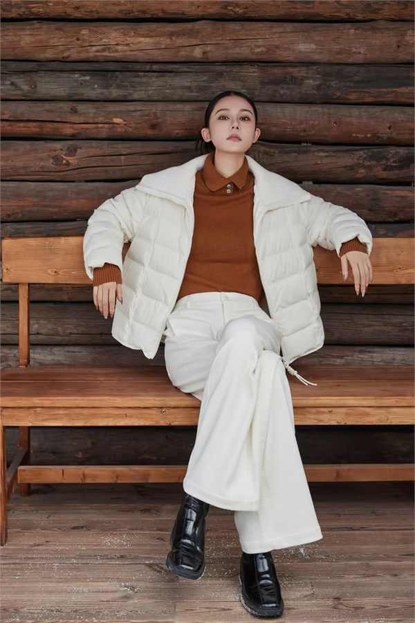 爱依莲2025羽绒美学：以轻盈之姿，解锁冬日时尚密码