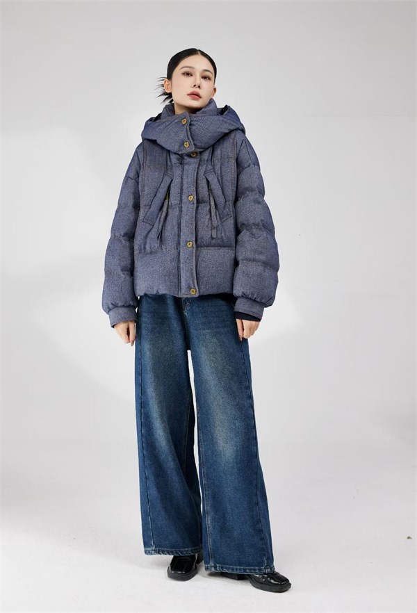 爱依莲2025羽绒美学：以轻盈之姿，解锁冬日时尚密码