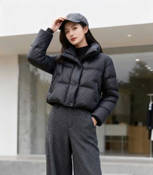 2025冬日嗨翻天，婕依妮毛衣、羽绒、外套陪你美一整季