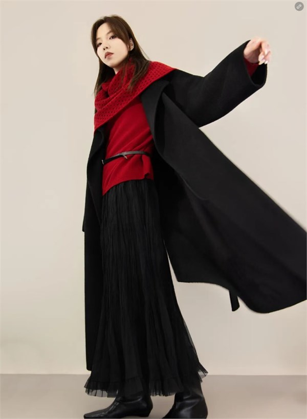 Mifee谜菲:红绒翩跹,暖映冬日绮梦