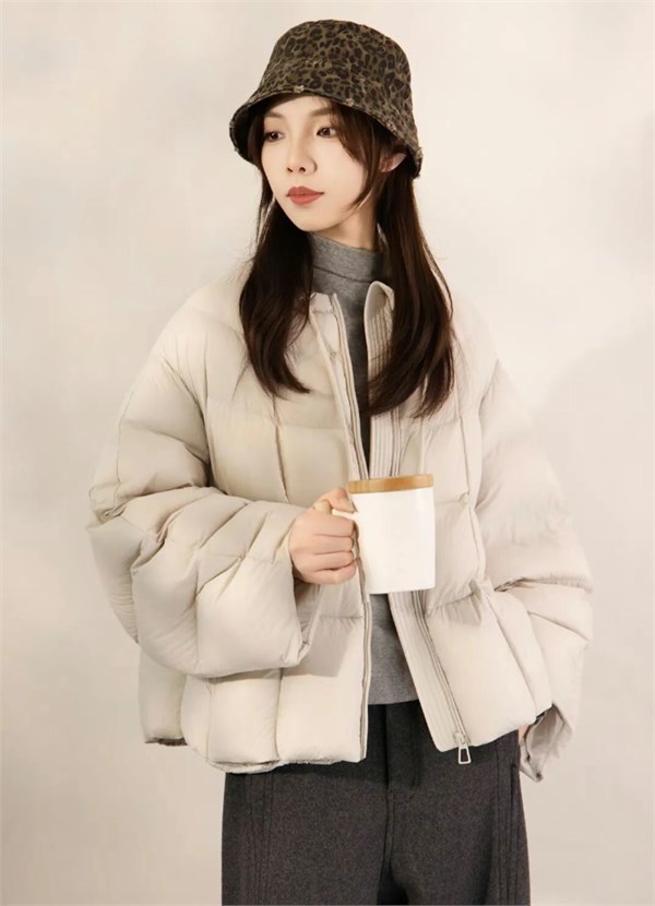 Mifee谜菲:红绒翩跹,暖映冬日绮梦