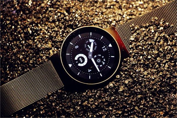 瑞士表傳奇受挑戰(zhàn)：智能表與國(guó)產(chǎn)新銳的聯(lián)合沖擊