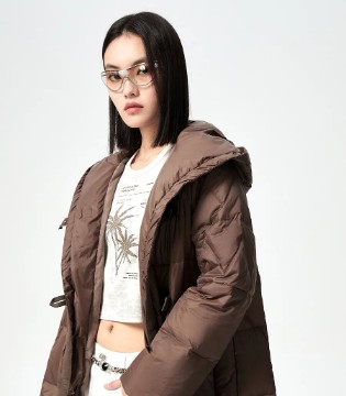 普普风冬日羽绒：以质感织就温暖，让温度与风度共舞