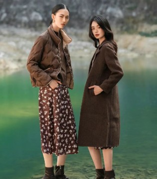 纤牌女装 | 以轻盈之姿，唤醒冬日的呼吸美学