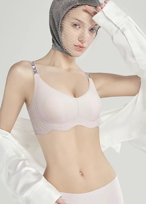 润微内衣｜大胸秋冬“显瘦秘籍”：无钢圈也能挺拔有型，舒适与美感全拿捏！