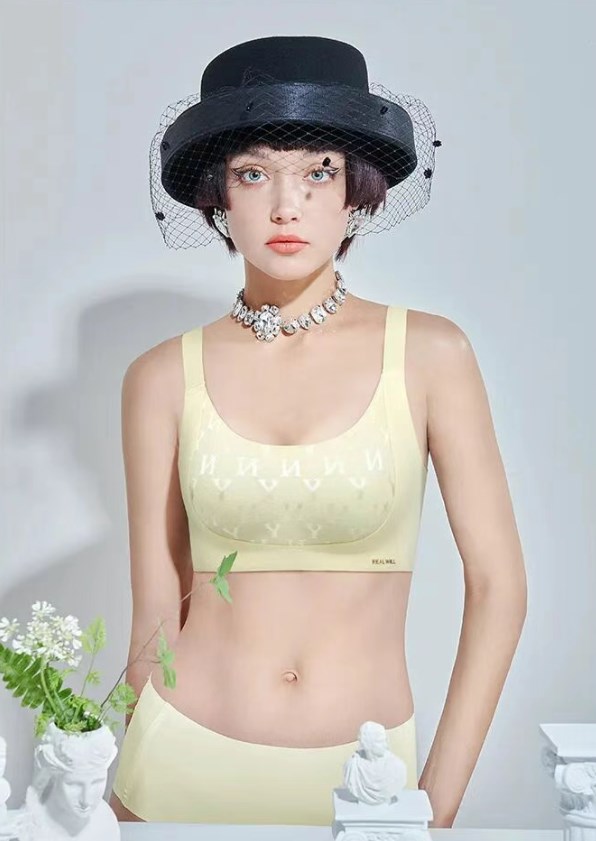 润微内衣｜大胸秋冬“显瘦秘籍”：无钢圈也能挺拔有型，舒适与美感全拿捏！