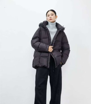 爱依莲羽绒：冬日时尚秘籍，解锁高端气质密码