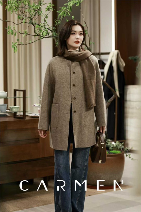 卡蔓女装：于冬日镌刻端庄优雅的时尚诗章