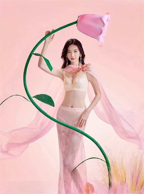 锁春内衣2026春夏形象大片：解锁身体与自然的时尚秘语