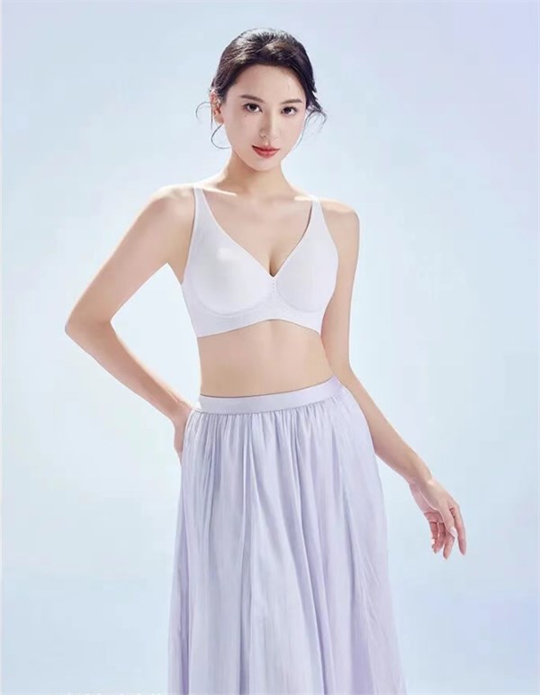 锁春内衣2026春夏形象大片：解锁身体与自然的时尚秘语