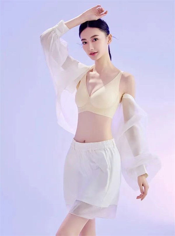 锁春内衣2026春夏形象大片：解锁身体与自然的时尚秘语