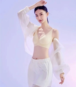 锁春内衣2026春夏形象大片：解锁身体与自然的时尚秘语