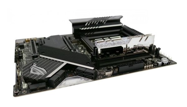 DRAM 內(nèi)存短缺持續(xù)發(fā)酵，行業(yè)生態(tài)鏈承壓調(diào)整