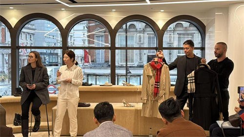 做松紧腰女裤,为什么跑去看手工豪车与奢侈品?