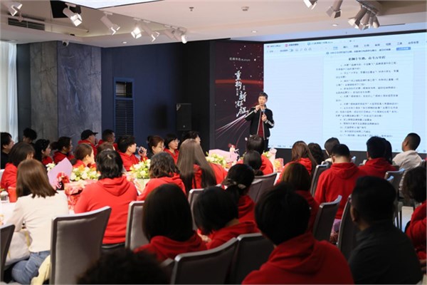 梧桐本色迈向十年新征程，2026年度盛典绘就内衣行业新篇